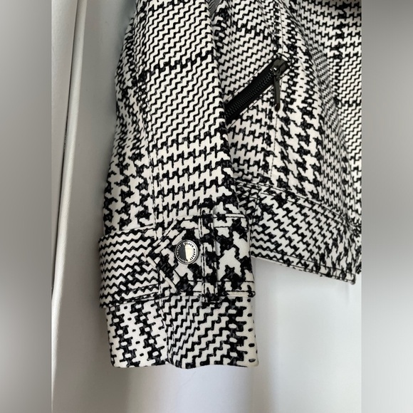 White House Black Market Houndstooth Blazer size 6P NWOT. Never worn - Picture 6 of 7
